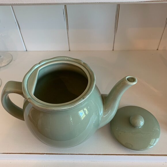 Vintage Farmhouse French Cottage Moss Green 6 cup Teapot with Scalloped Rim - Picture 4 of 6